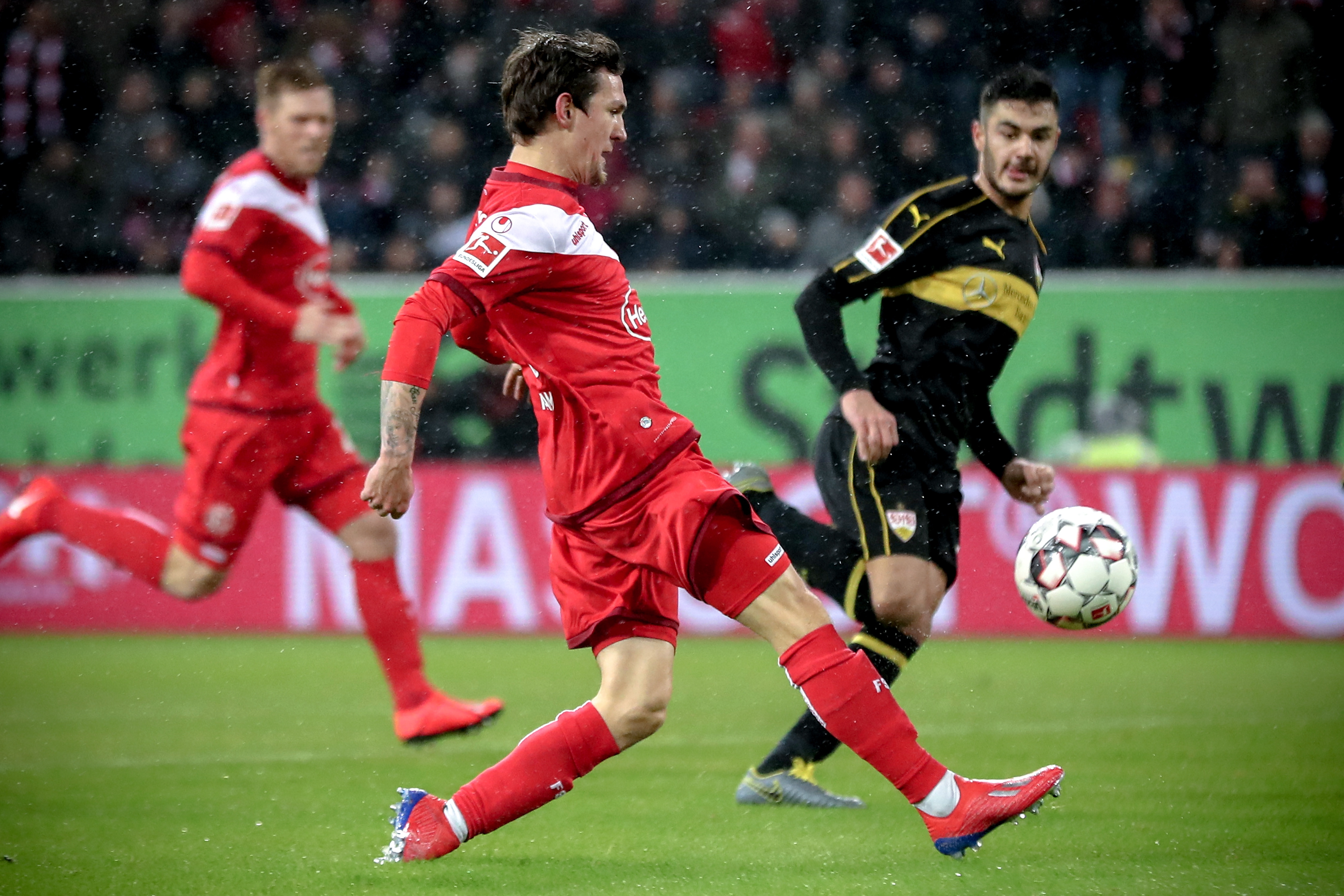 险胜湖人东 险胜湖人东