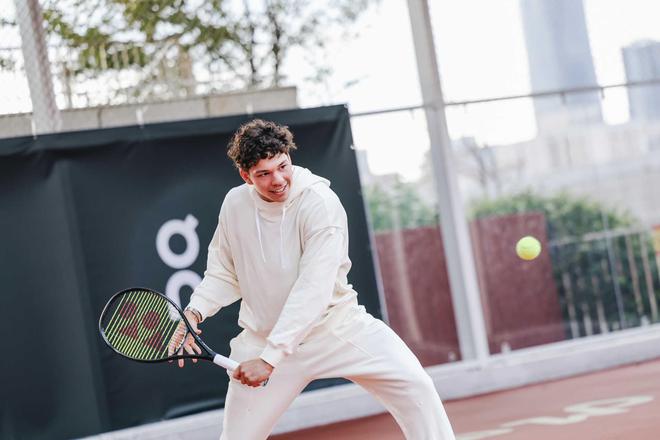 愈发激烈的 愈发激烈的